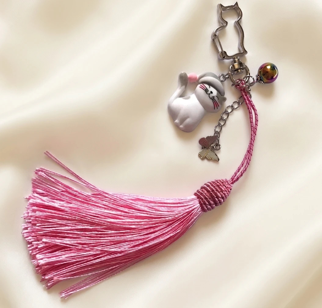 Chaveiro de Gato com Pingente Hematita e Tassel Rosa ou Prata