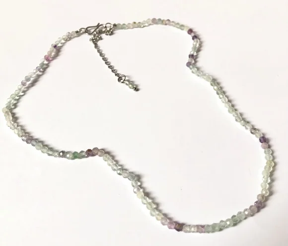 Choker Colar com Fluoritas Facetadas e Aço Inox