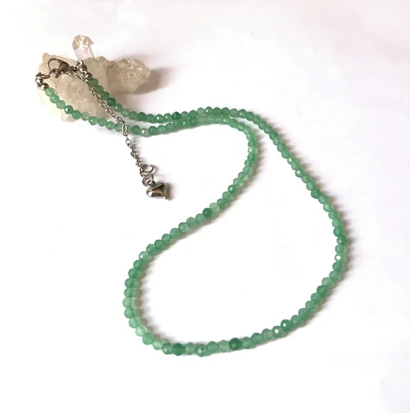 Colar Choker com Quartzo Verde Aventurina Facetadas e Inox