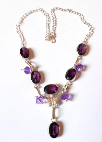 Colar Prateado com Cristais Roxo Ametista