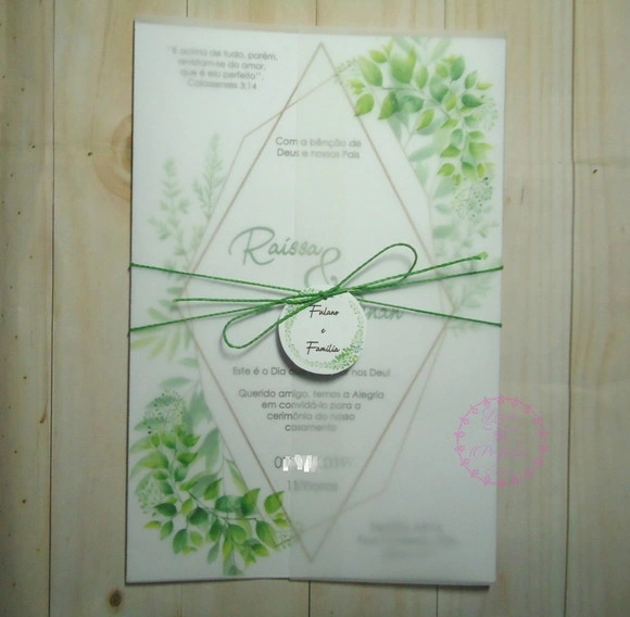 Convite Casamento com Papel Vegetal e Folhagens Verde