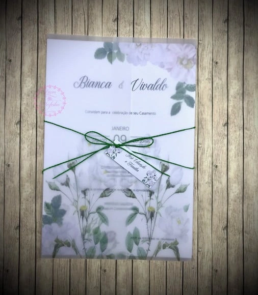 Convite de Casamento com Rosas Branca com Papel Vegetal