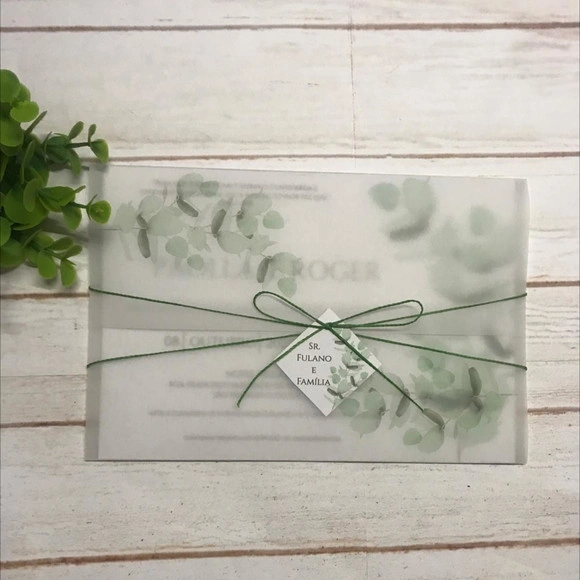 Convite Casamento com Papel Vegetal e Folhas de Eucaliptos