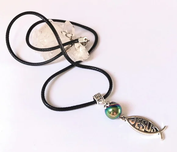 Cordão Colar com Hematita Iridisada e Palavra Jesus