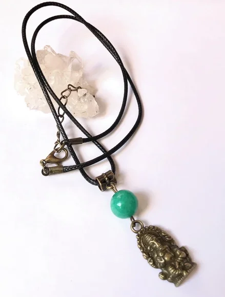 Cordão Colar com Jade Verde e Ganesha Ouro Velho