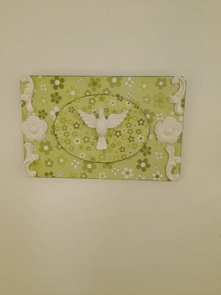 Quadro com Divino e Fundo Floral Verde