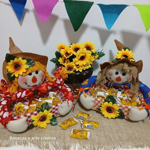 Espantalhos na Cesta Porta Doces