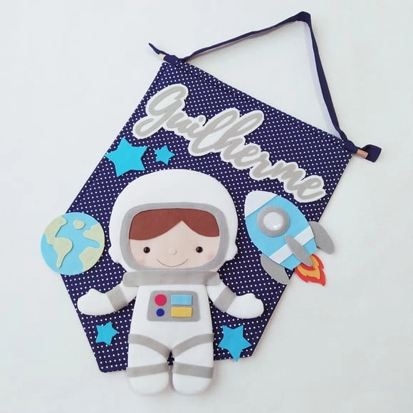 Flâmula Porta Maternidade Astronauta no Espaço - Guilherme