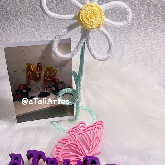 Flor Porta Retrato 10x15 personalizado em Tricotin - Unidade