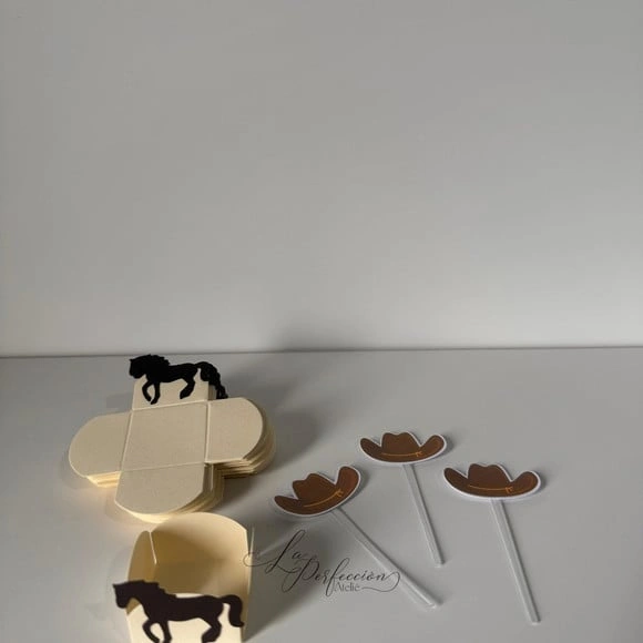 Forminhas e Toppers Docinhos Haras