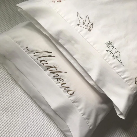 Par de Fronhas Avulsas Bordadas à Mão - Personalizadas