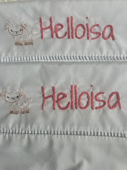 Fronhas Bordadas à Mão (kit 2 Peças )- Nomes
