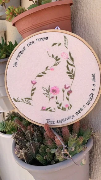 Gatos - Cat Lovers - com Frase Circular Bordado em Bastidor