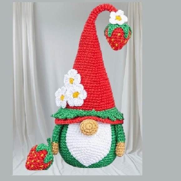 Gnomo Moranguinho em Amigurumi