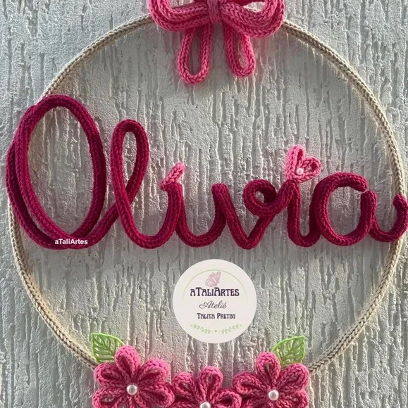 Porta Maternidade Laço e Flores Cores Vibrantes personalizados em Tricotin com 01 nome