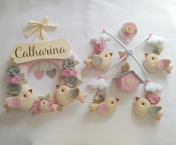 Guirlanda + Móbile Musical Pássaros Cinza e Rosa Catharina