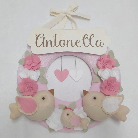 Guirlanda Passarinhos de Feltro Branco e Rosa Antonella