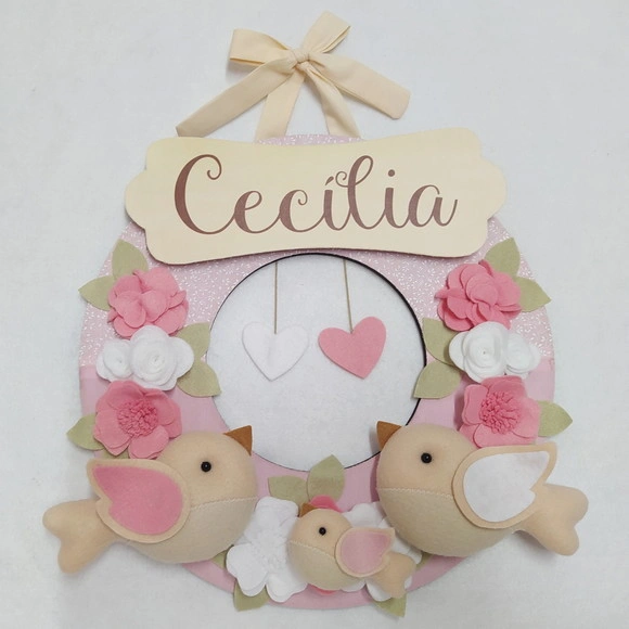 Guirlanda Passarinhos de Feltro Branco e Rosa Cecília