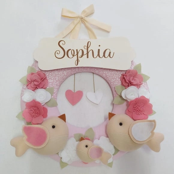 Guirlanda Passarinhos de Feltro Branco e Rosa Sophia