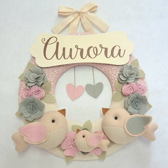 Guirlanda Passarinhos de Feltro Cinza e Rosa Aurora