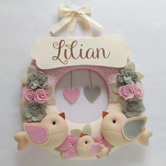 Guirlanda Passarinhos de Feltro Cinza e Rosa Lilian