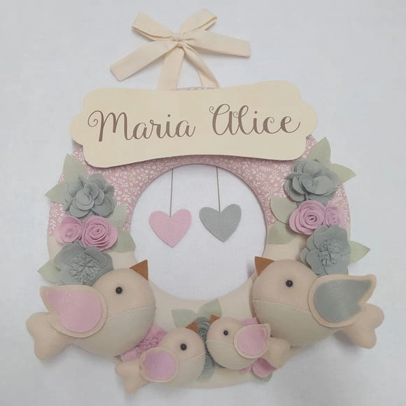 Guirlanda Passarinhos de Feltro Cinza e Rosa Maria Alice