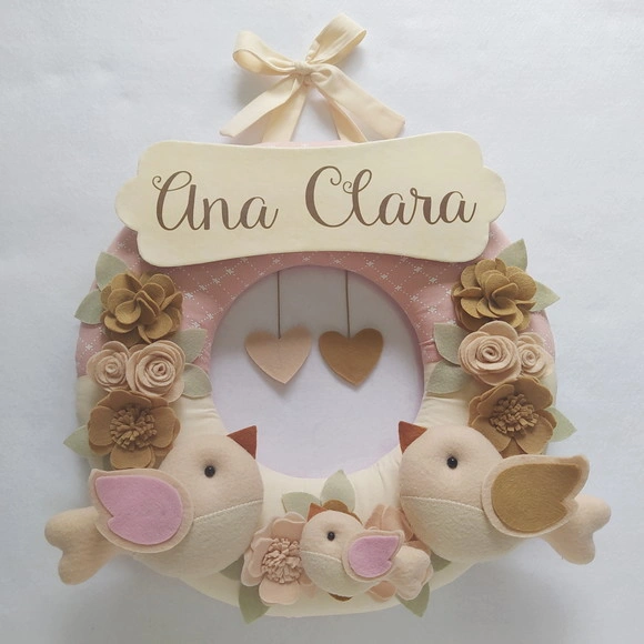 Guirlanda Passarinhos de Feltro Maternidade Nude Ana Clara
