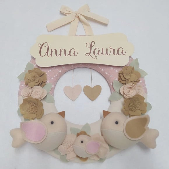 Guirlanda Passarinhos de Feltro Maternidade Nude Anna Laura