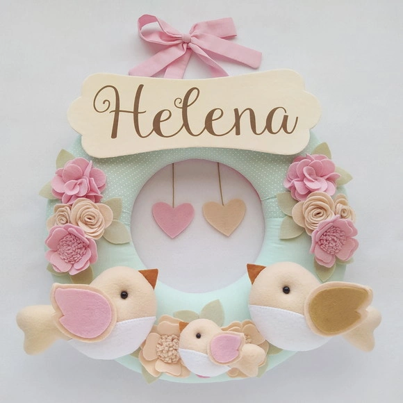 Guirlanda Passarinhos de Feltro Verde e Rosa Helena