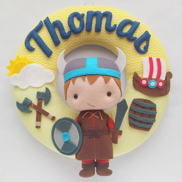 Guirlanda Porta de Maternidade Viking de Feltro - Thomas