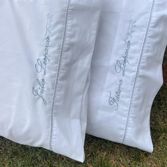 Par de Fronhas Bordada à Mão - Personalizada