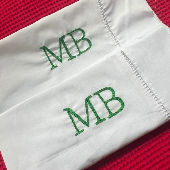 Par de Fronhas Bordadas à Mão - Personalizada