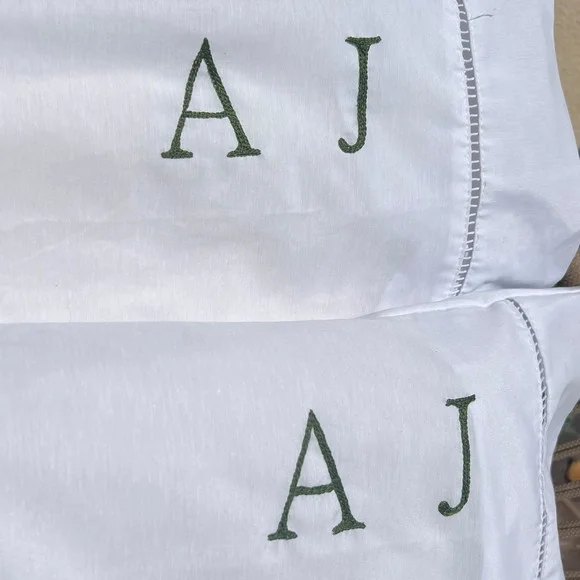 Par de Fronhas Bordada à Mão - Personalizada