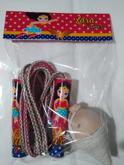 Kit Corda Personalizada e Pião Mulher Maravilha