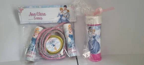 Kit Corda Personalizada, Ioio e Bolinha de Sabão Cinderela