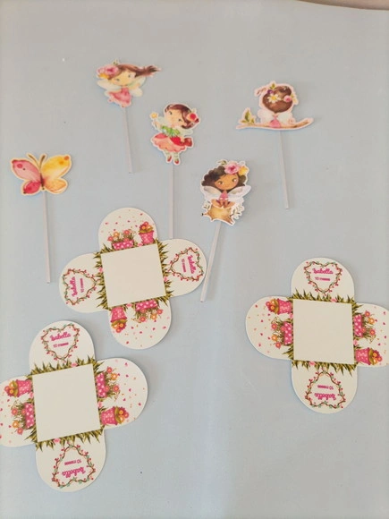 25 Forminhas e 25 Topper para Docinhos Fadinhas