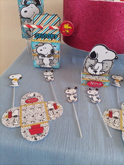 Kit 25 Forminhas 25 Topper para Docinhos Snoopy