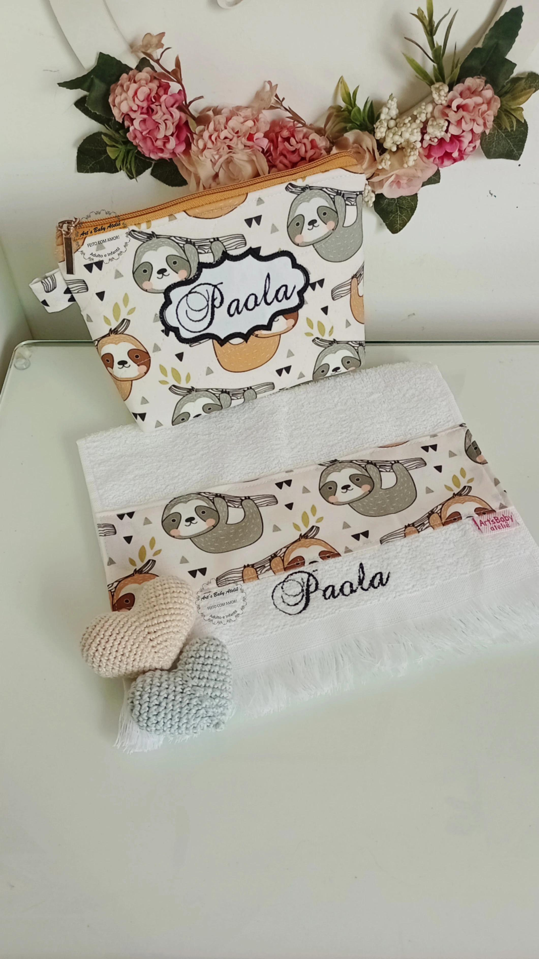 Kit Higiene Bucal para todas as idades, porta Escova e Pasta e Toalhinha Bordada