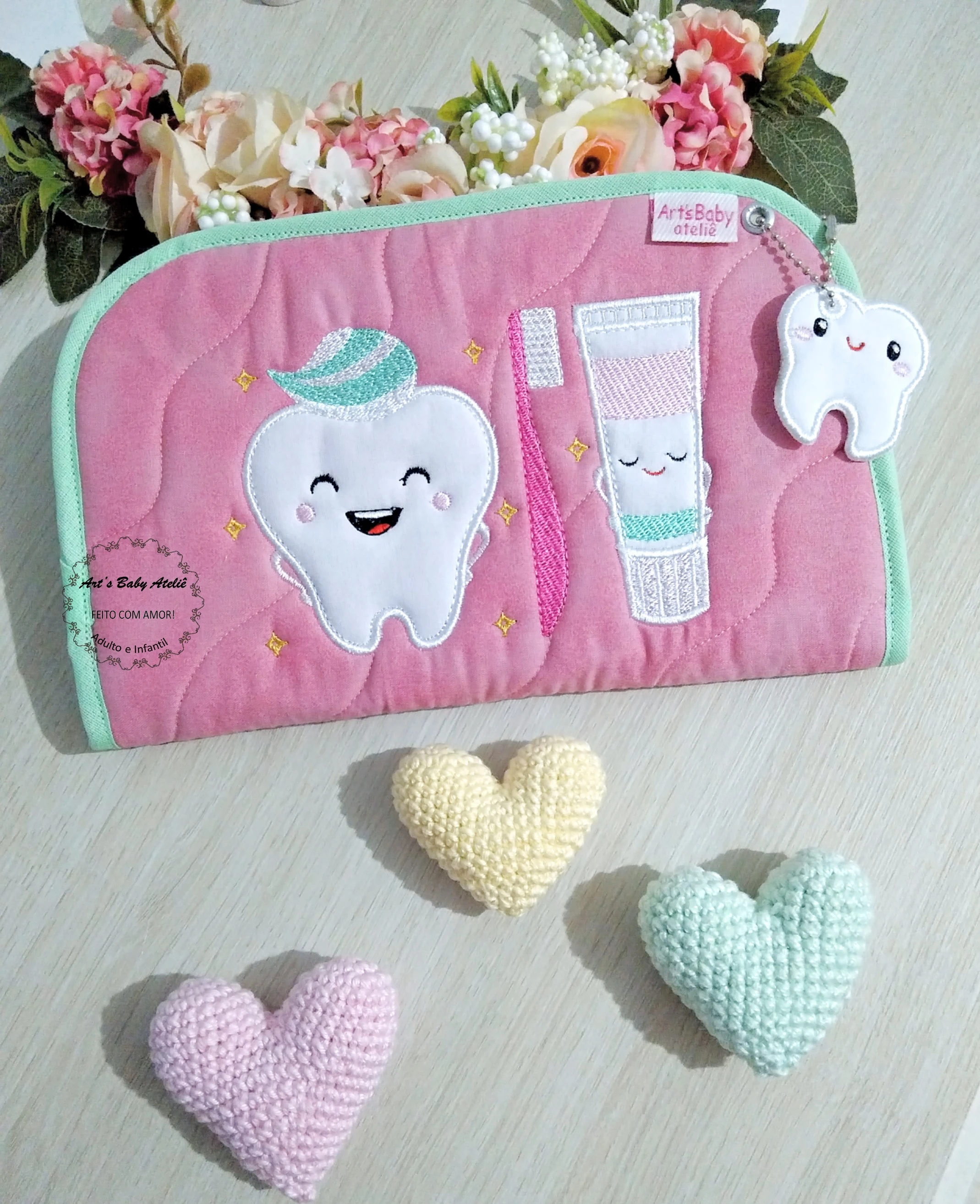Kit Higiene Escolar Infantil Personalizado com Nome Bordado | Porta Escova, Pasta de Dente e Toalhinha Impermeável personalizada com nome