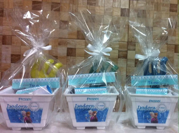 Lembrancinha Frozen personalizada  Kit Jardinagem - Vários Temas