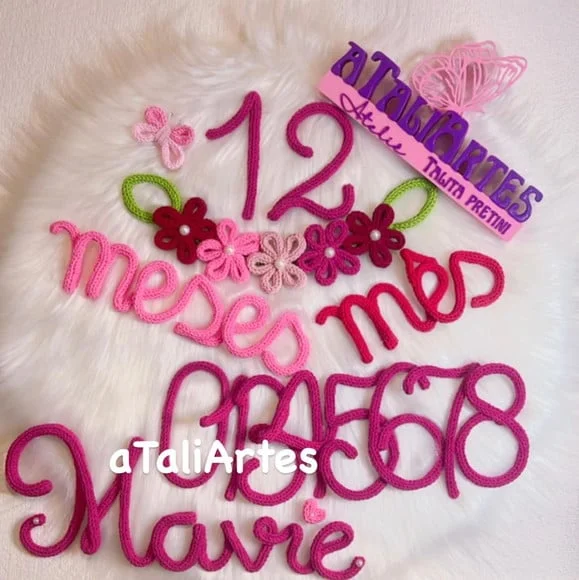 Kit Mêsversário Margaridas personalizado em Tricotin + 01 Nome