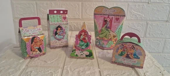 Kit Personalizados Princesas Lembrancinha Festa 25 Caixinhas