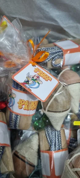 Kit Pião Corda e Bolinha de Gude Asterix e Obelix