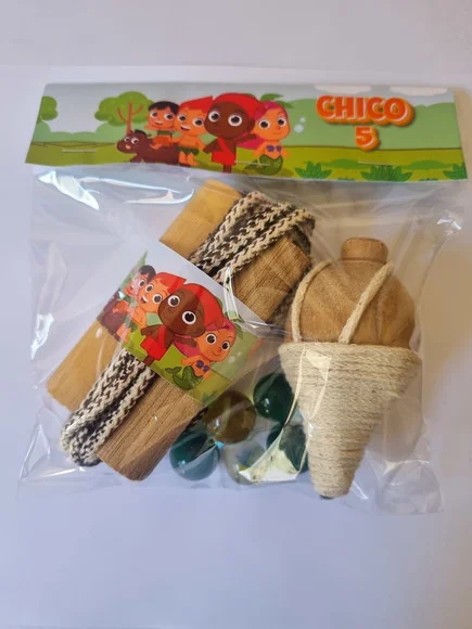 Kit Pião Corda e Bolinha de Gude Turma da Floresta