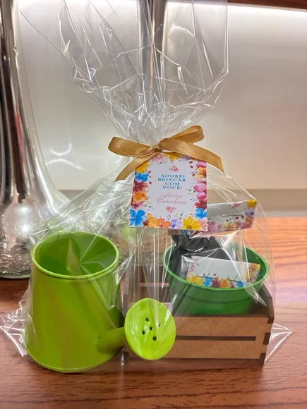 Lembrancinha Jardim Encantado - personalizado com tema da festa