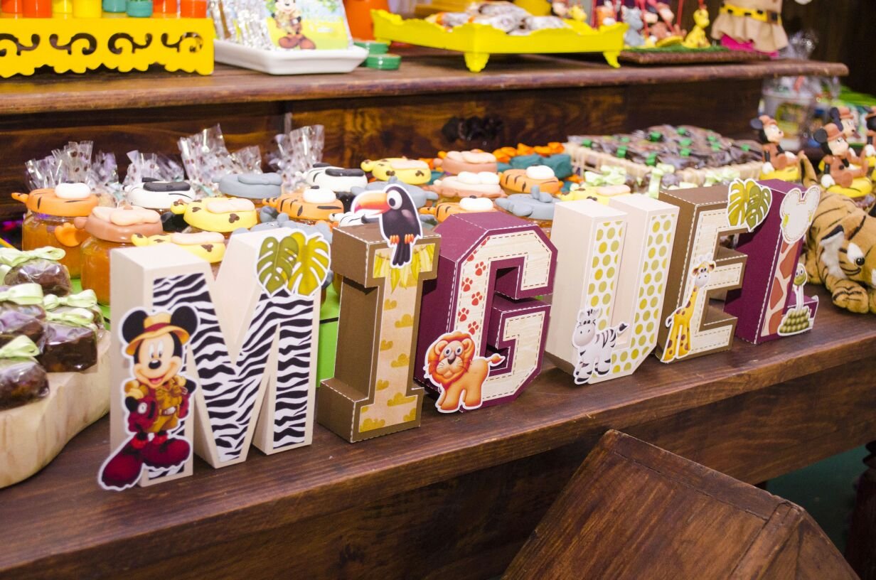 Letra 3d Mickey safari