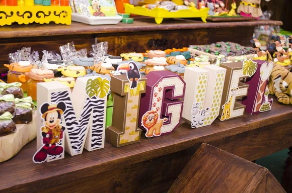 Letras 3D - Mickey Safari