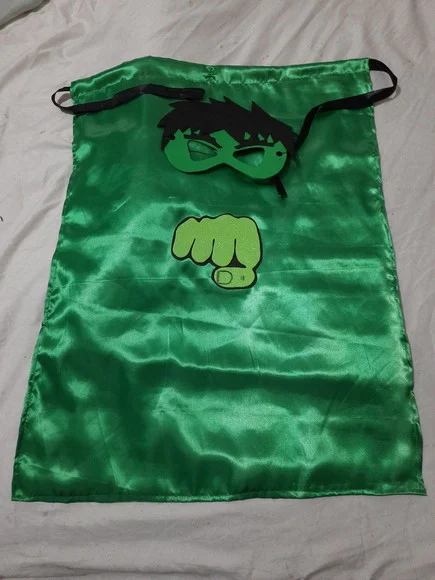 Máscara e capa de cetim Hulk
