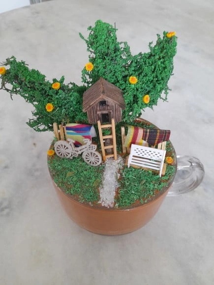 Mini Jardim em Xícara de Vidro Decorado com Miniaturas