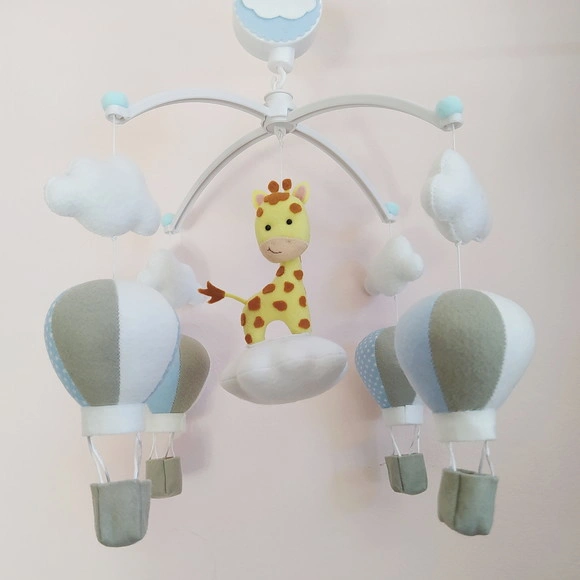 Móbile de Berço Musical Girafa, Balões e Nuvens Azul